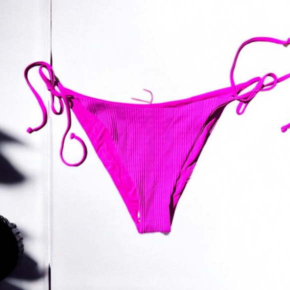 🌻NEW w.tag L*Space Bright Fuchsia Lennox String Bikini Bottom Size L $99 Retail - Picture 3 of 10